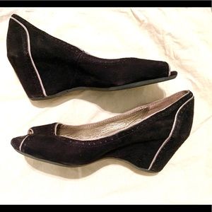 ❌SOLD❌ Black suede open toe wedge shoes